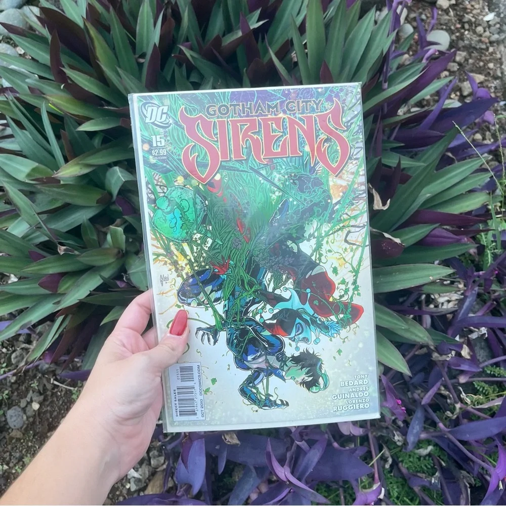 NEW Gotham City Sirens #15 (Oct 2010) Comic Book
